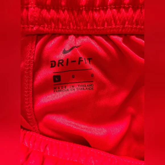 NWT! Nike Boys shorts - Picture 5 of 8